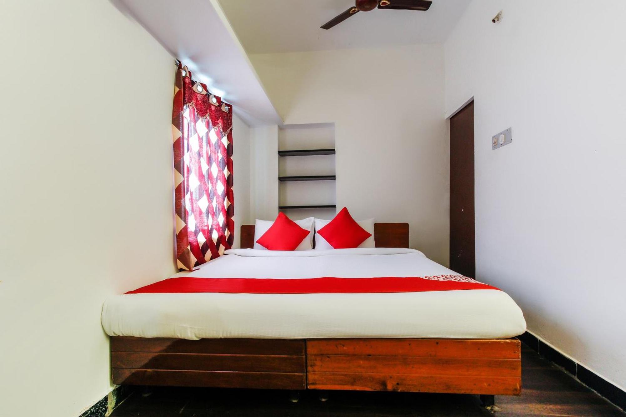Hotel Lakshmi Narayana Selam Zewnętrze zdjęcie