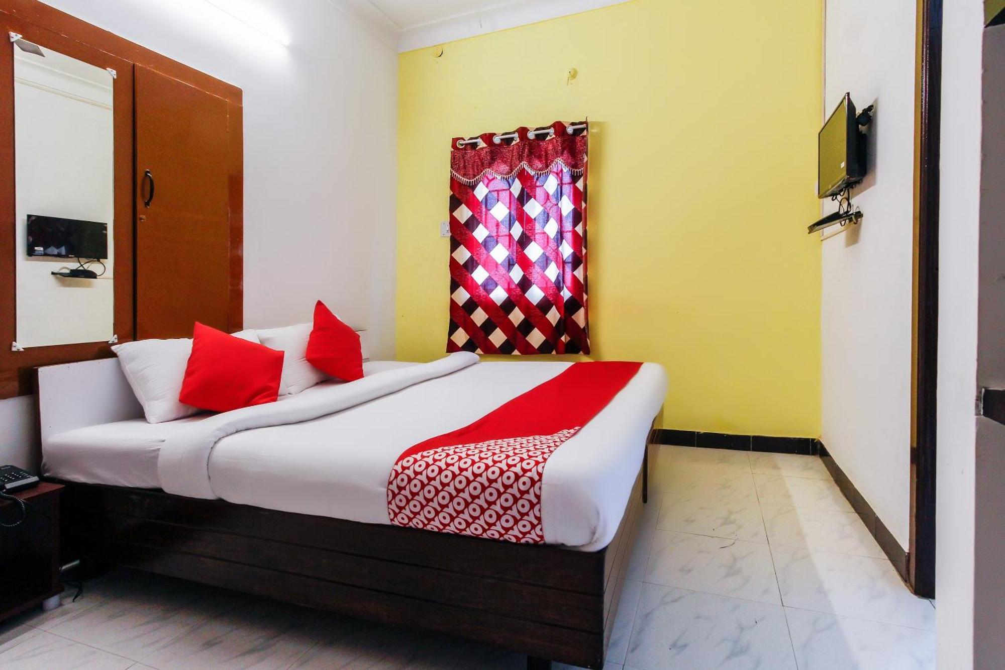 Hotel Lakshmi Narayana Selam Zewnętrze zdjęcie
