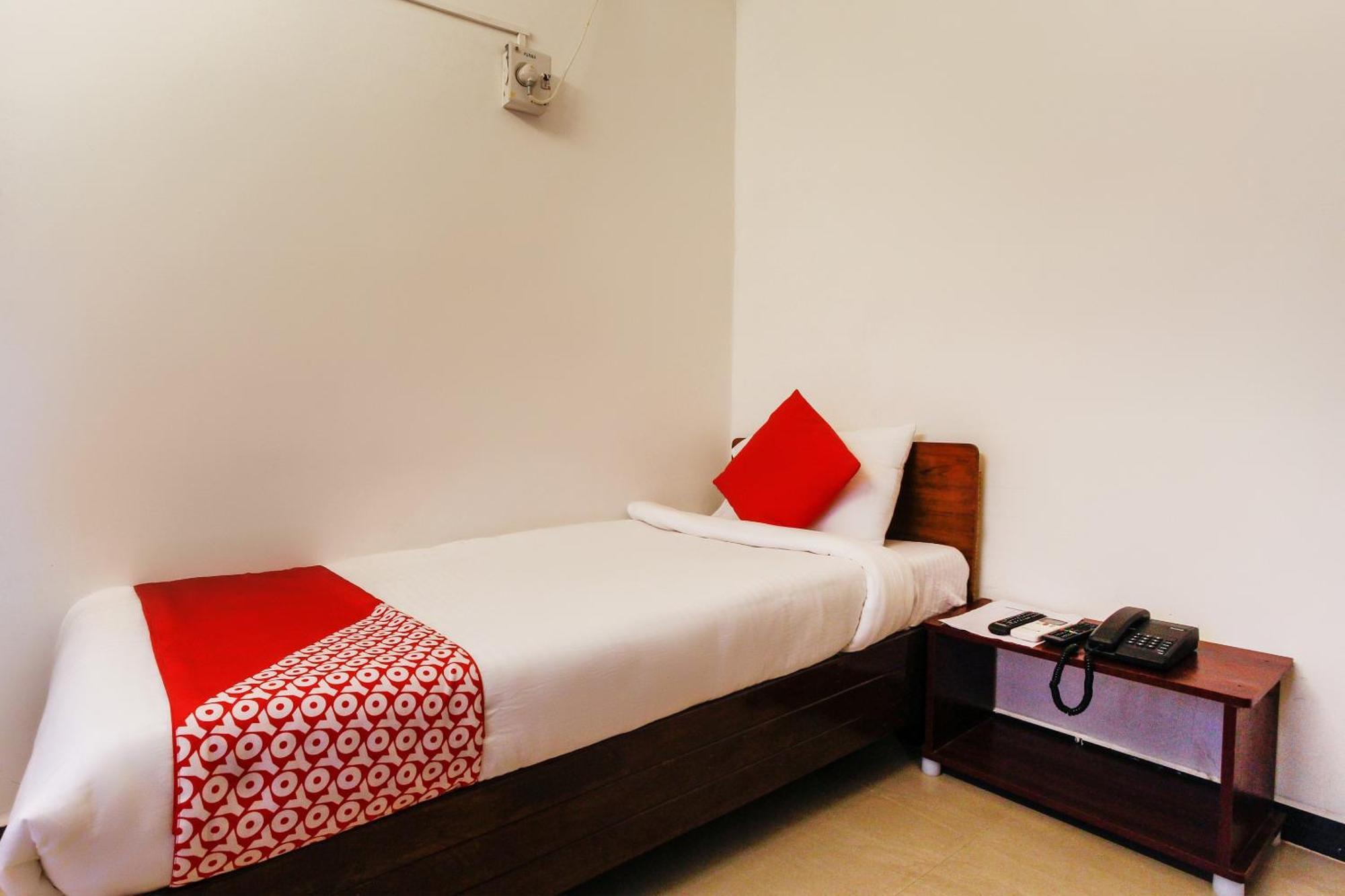 Hotel Lakshmi Narayana Selam Zewnętrze zdjęcie