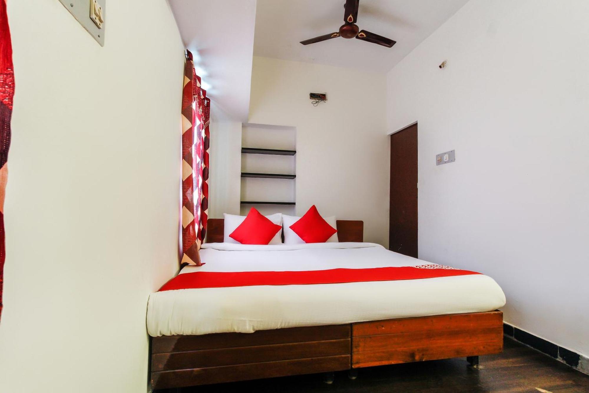 Hotel Lakshmi Narayana Selam Zewnętrze zdjęcie