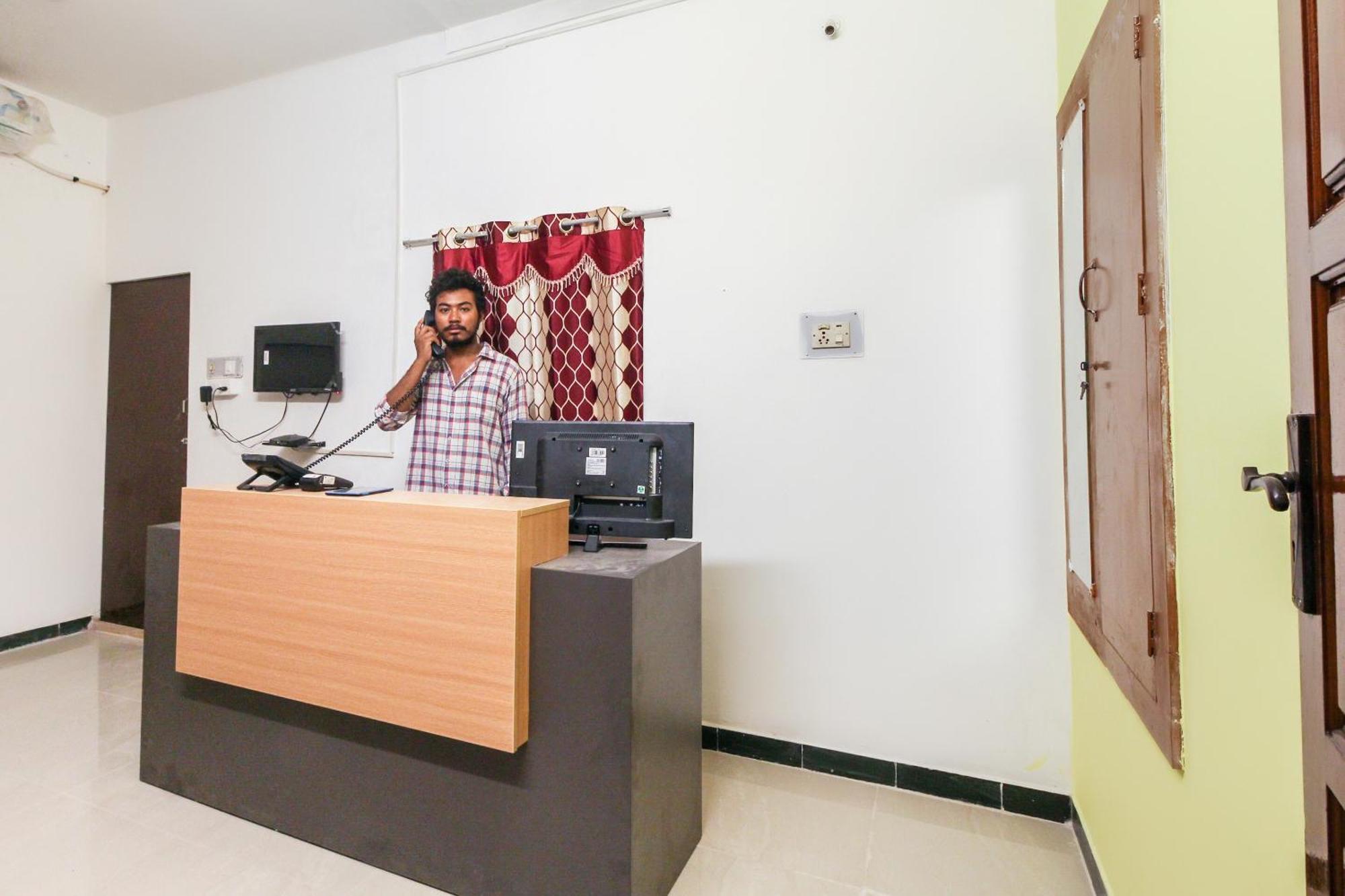 Hotel Lakshmi Narayana Selam Zewnętrze zdjęcie